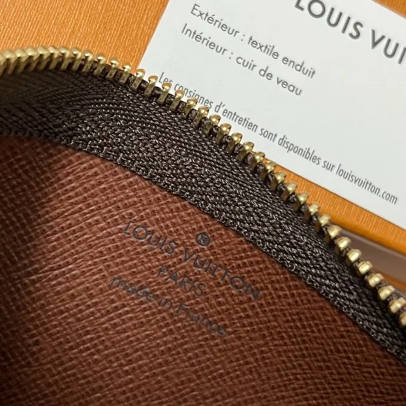 Louis Vuitton Key Pouch - Picture 9 of 10